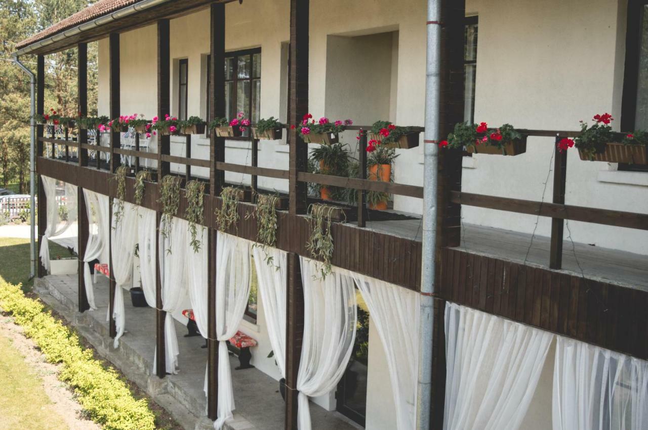 Akmens Stasti / Stone Stories Hotel Kaltene Exterior foto